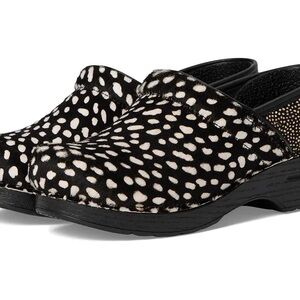 Dansko XP Black and Cream Women's Clogs, 39 new